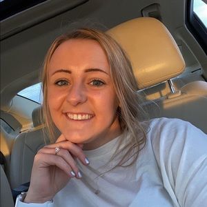 Meet your Posher, Brittney